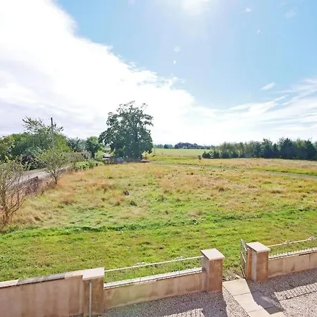 Salton Barns 公寓 *