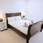 Salton Barns Apartamento